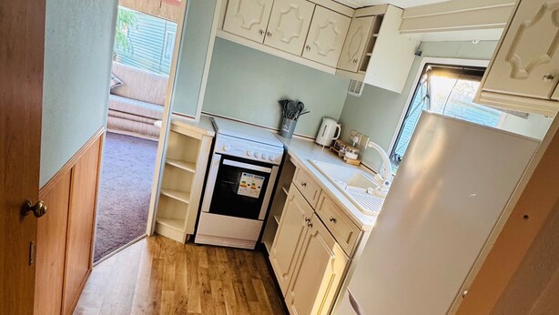 Private kitchen - Welshpool Twin Ayre Caravan - Escape to Nature (Welshpool)