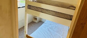 Welshpool Twin Ayre Caravan - Escape to Nature