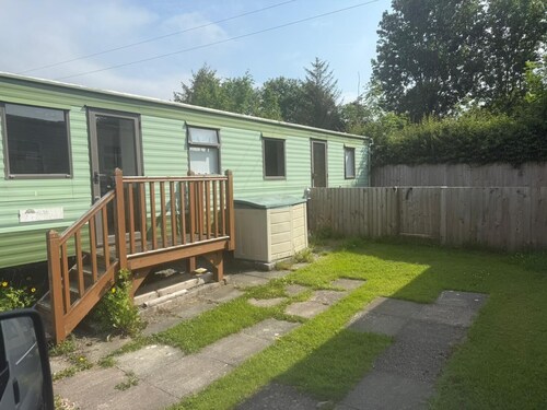 Welshpool Twin Ayre Caravan - Escape to Nature
