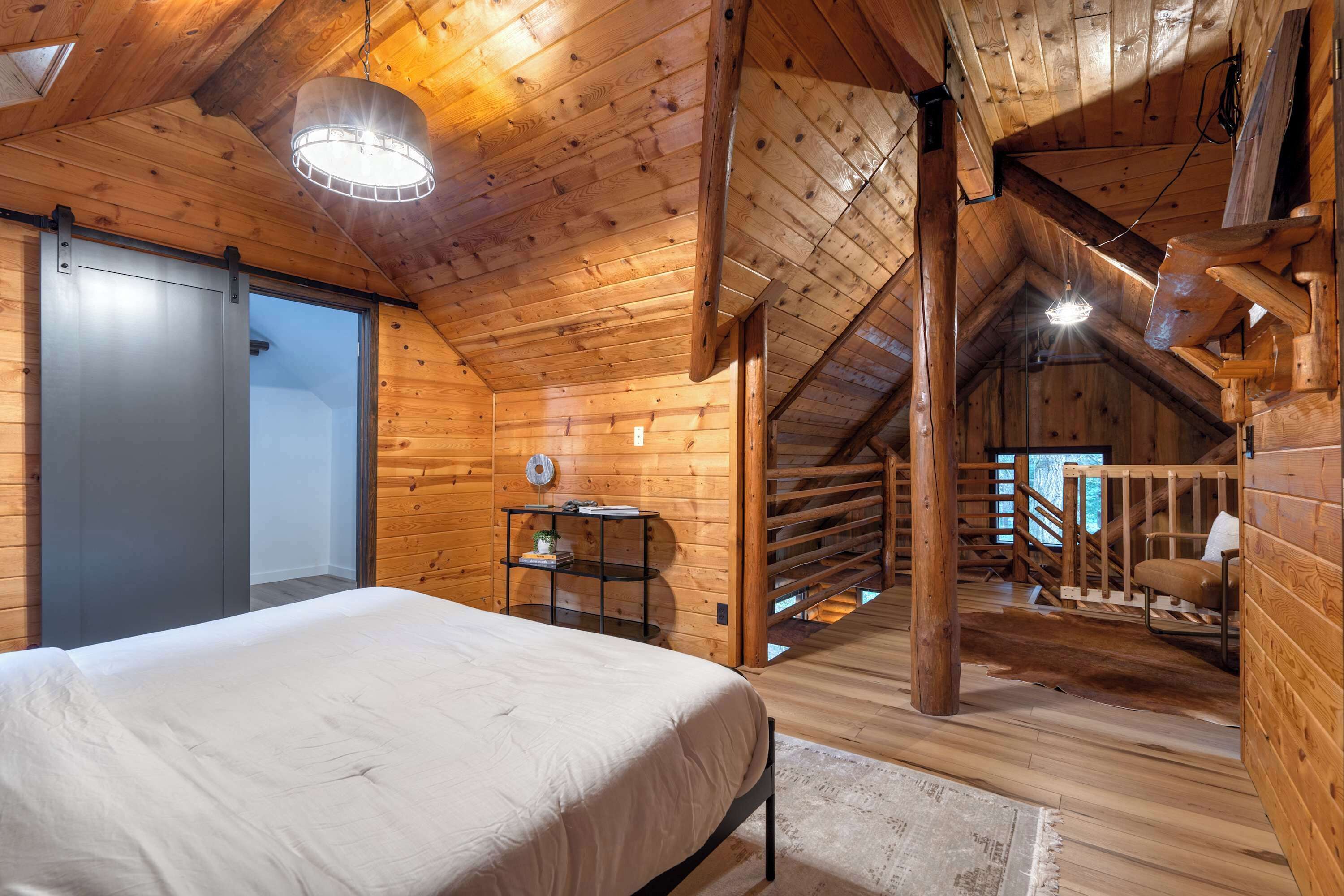 3 slaapkamers, een strijkplank/strijkijzer, reisbedje, internet