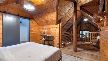 3 slaapkamers, een strijkplank/strijkijzer, reisbedje, internet