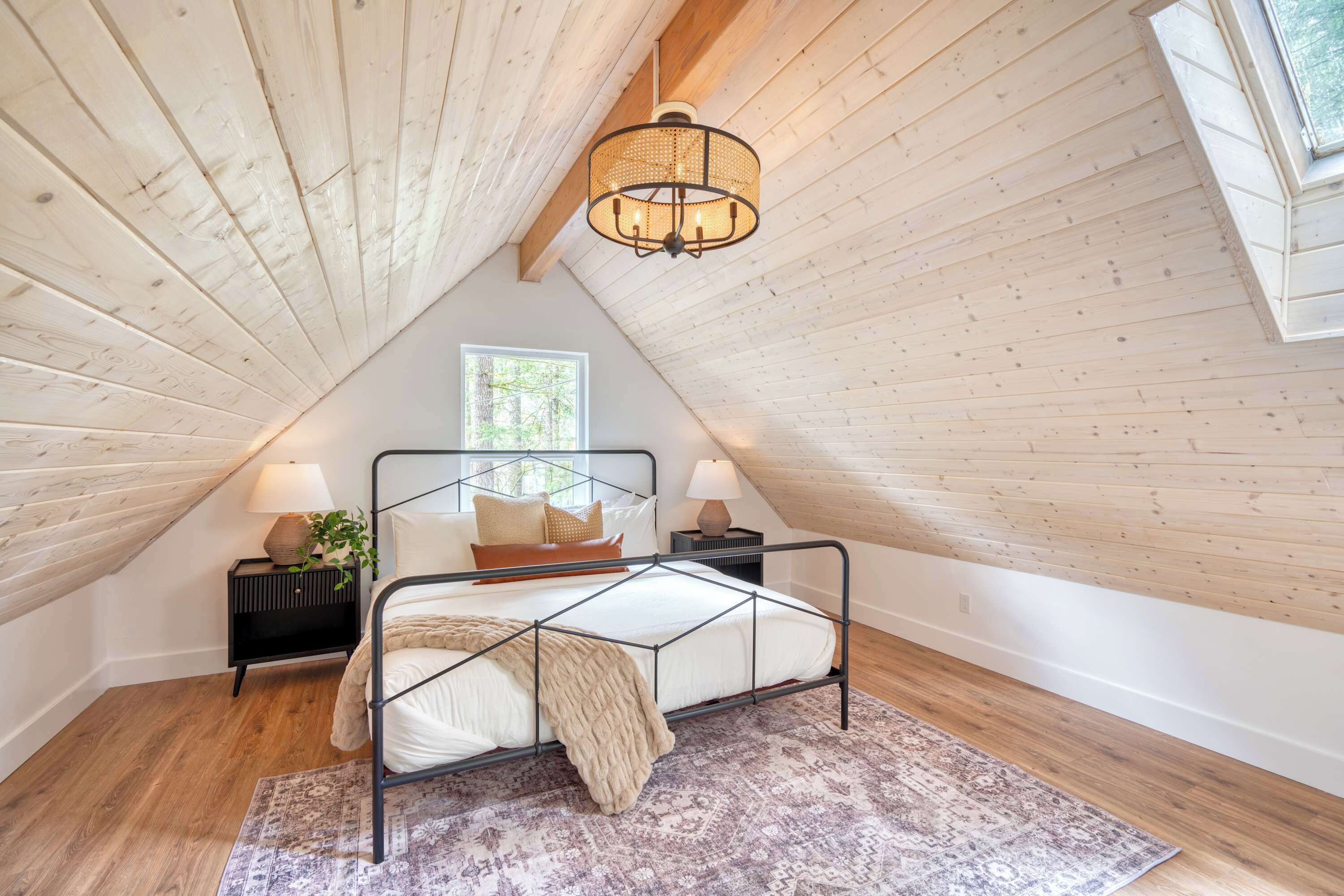 3 bedrooms, iron/ironing board, travel crib, WiFi