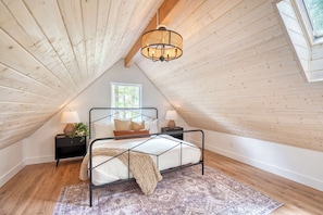 3 bedrooms, iron/ironing board, travel crib, WiFi