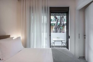 1 bedroom, in-room safe, iron/ironing board, free WiFi