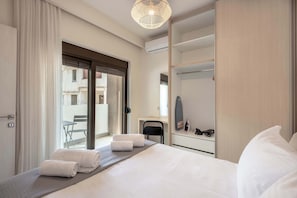 1 chambre, coffres-forts dans les chambres, fer et planche à repasser