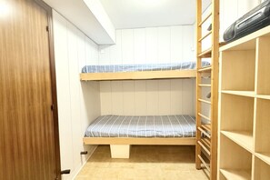 3 bedrooms - N303 - Numana, comfortable three-room apartment with garden (Numana)