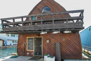 Exterior - Tranquil Waters Float Home (Bayview)