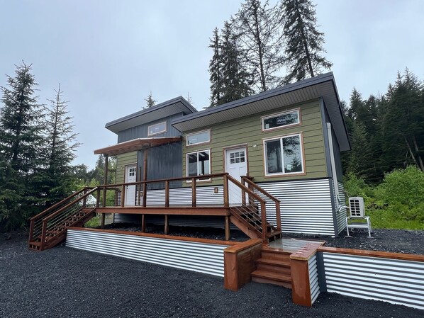 Exterior - Modern Tiny House in Seward - 5 Min to Harbor & Tours (Seward)