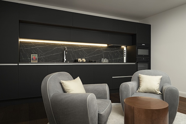 Junior Suite | In-room safe, blackout drapes, soundproofing, iron/ironing board