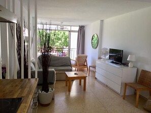 TV - Beach getaway – cosy apartment 5 min from the sea (Benidorm)