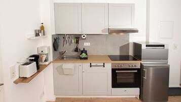 Kühlschrank, Ofen, Herdplatte, Geschirrspüler