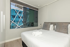 Free WiFi - 16 On Bree Executive Apartment (Cape Town)