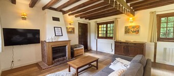 Quiet country house with garden