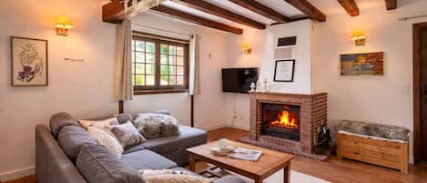 Télévision, cheminée