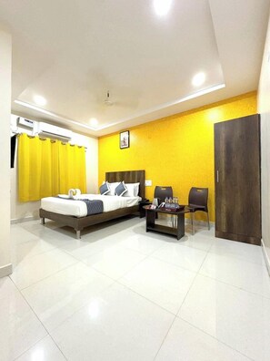Deluxe Double Room | Memory foam beds, individually furnished, free WiFi