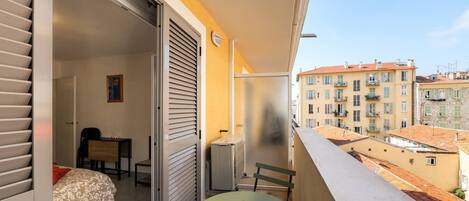1 chambre, fer et planche Ă repasser, Wi-Fi gratuit, draps fournis