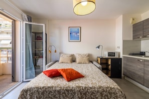 1 chambre, fer et planche Ă repasser, Wi-Fi gratuit, draps fournis