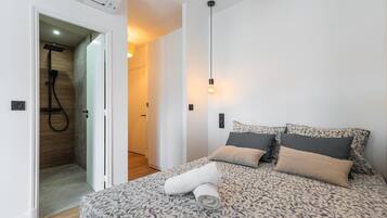 1 slaapkamer, een strijkplank/strijkijzer, gratis wifi, beddengoed