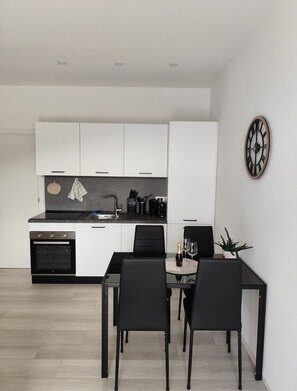 Oven, stovetop, dishwasher