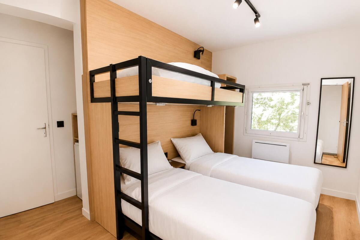 Comfort Room, Multiple Beds | WiFi (free)