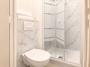 Bathroom - Kyriad ECO - Tours Nord (Parcay-Meslay)