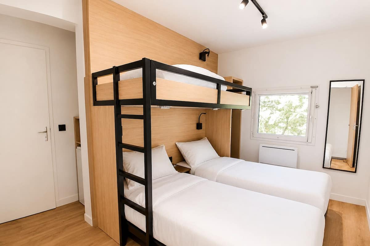 Comfort Room, Multiple Beds | WiFi (free)