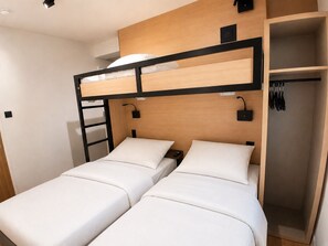 Comfort Room, Multiple Beds | WiFi (free) - Kyriad ECO - Tours Nord (Parcay-Meslay)