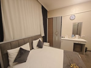 Double Room, City View | Premium bedding, Select Comfort beds, minibar, in-room safe - Sunday INN Hotel (Baku)
