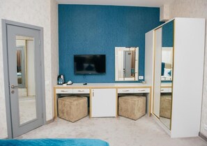 Suite Junior, vue sur la ville | Vue de la chambre