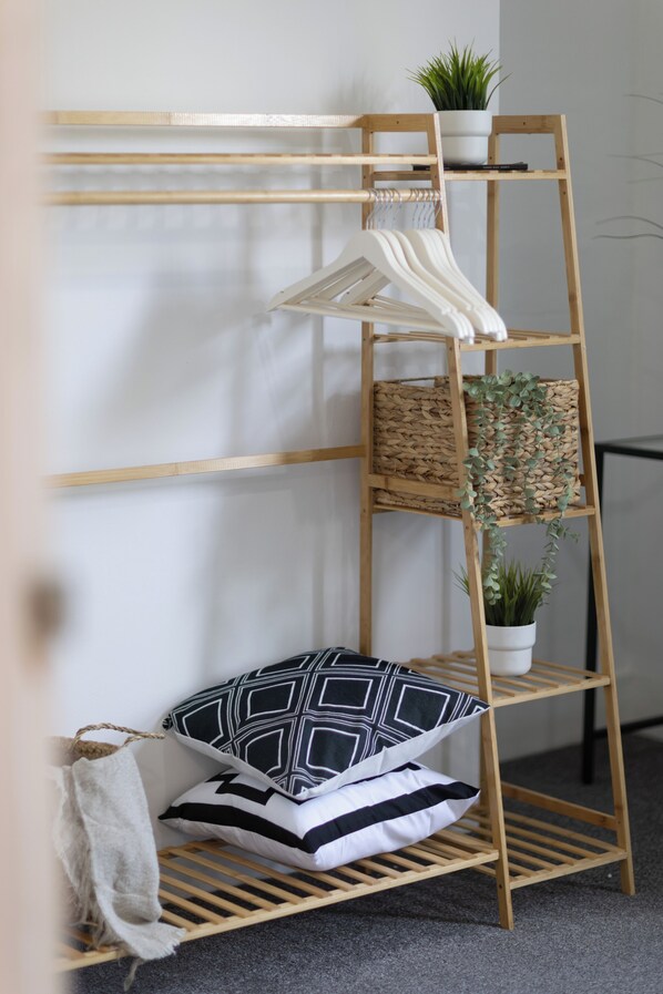 Interior - Castle View Haven-Quirky and Cosy 5 Bedroom in Strood/Rochester with Castle view (Rochester)