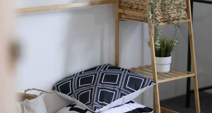 Castle View Haven-Quirky and Cosy 5 Bedroom in Strood/Rochester with Castle view