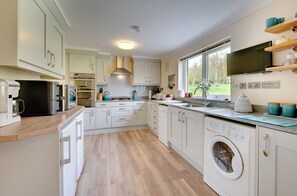 Dishwasher, cookware/dishes/utensils - The Granary (Alnwick)