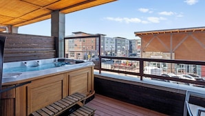 Outdoor spa tub - Newpark 210 | Private Hot Tub | Kitchenette | Balcony | Pool & Hot Tub (Park City)