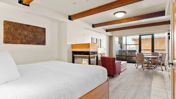 1 habitación, tabla de planchar con plancha, wifi gratis y ropa de cama