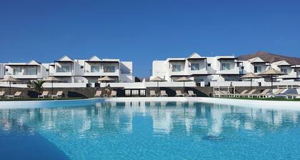 Serena del Mar by LIVVO