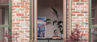 Warm, Comfortable and beautifully decorated!