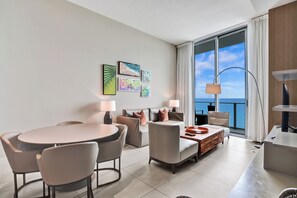 TV, offices - Amazing apartments at Lyfe Resort & Residences<br>. (Hollywood)