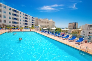2 piscinas externas