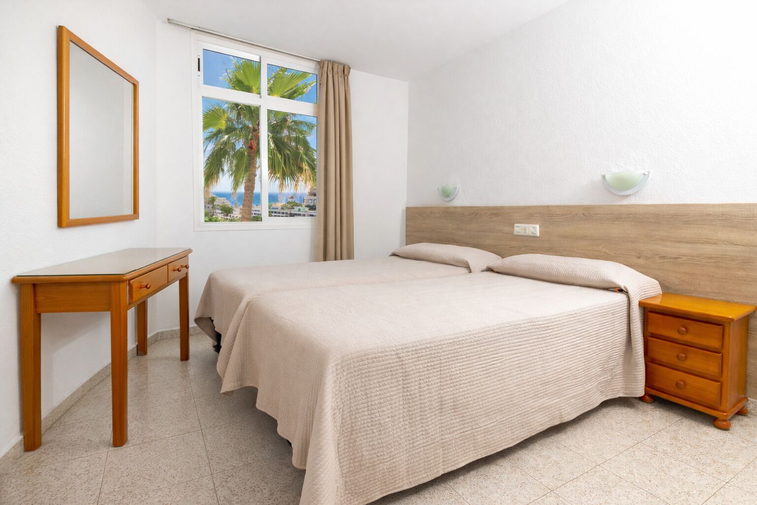 Apartamento (3 Pax) | Escrivaninha