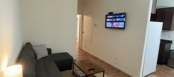 1-bedroom apartment in lovely Lindale