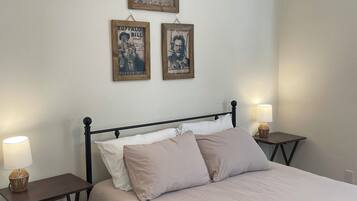 1 bedroom, WiFi, bed sheets