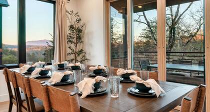 Modern Luxury・Pool, Hot Tub & Near Water Parks!