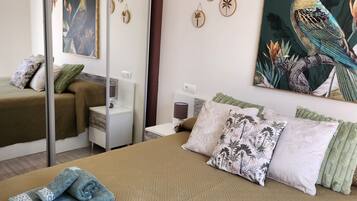 2 bedrooms, iron/ironing board, travel cot, free WiFi