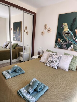 2 bedrooms, iron/ironing board, travel cot, free WiFi