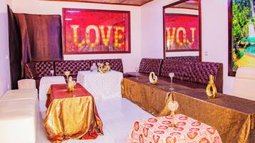 Room, 2 Bedrooms, Balcony, Pool View | Living room