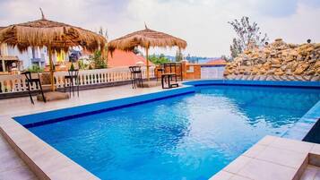 Phòng, 2 phòng ngủ, ban công, quang cảnh hồ bơi | Hồ bơi | Hồ bơi ngoài trời