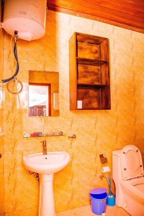 Zimmer, 2 Schlafzimmer, Balkon, Poolblick | Badezimmer