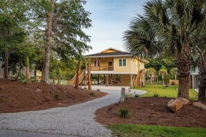 Exterior - Private Soundside Home In Emerald Isle . Just Add Water (Emerald Isle)