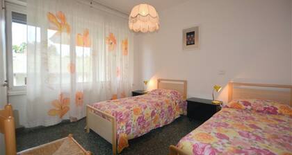 Villa for 8 Guests With Private Fenced Garden in Lignano Pineta