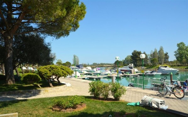 Villa, plusieurs chambres, patio, vue jardin | Port de plaisance